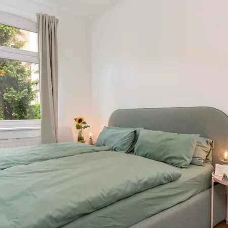 Gemuetliche Zentrale Mit Smart Tv