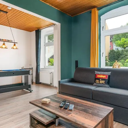 Gemuetliche Zentrale Mit Smart Tv *